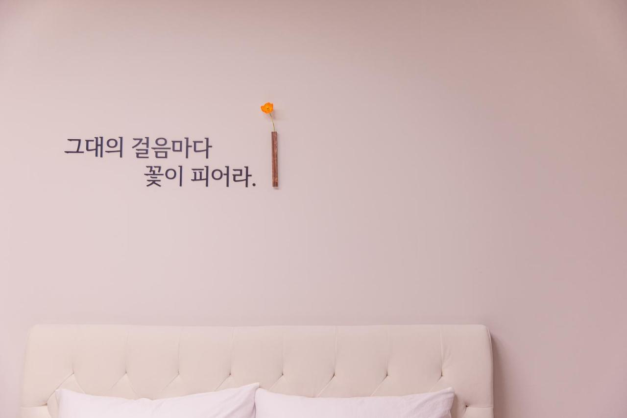 Lotte Castle Marina Yeosu Exterior foto